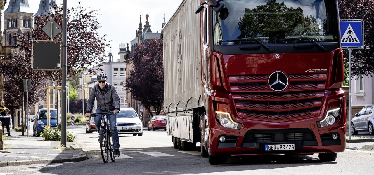 Safety Assistance System Daimler Truck - Mercedes-Benz Actros