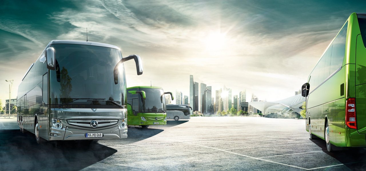 Tourismo brochure images, advertising motif 2017 Tourismo Range, front view, rear view, viper green & silver, post-launch range