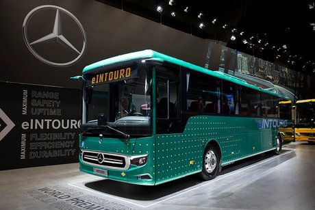 Daimler Buses celebrates world premiere of the Mercedes-Benz eIntouro at Busworld Europe